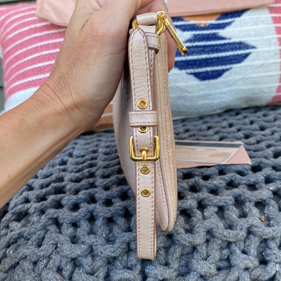 NEW MIU MIU CLUTCH WRISTLET WITH AUTHENTICITY CARD VITELLO SHINE CIPRIA PRADA - Picture 12 of 13